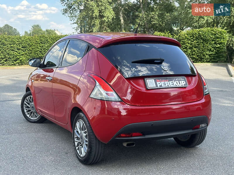 Хетчбек Lancia Ypsilon 2012 в Києві