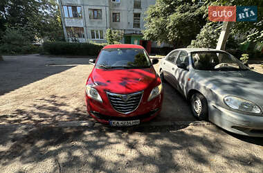 Хэтчбек Lancia Ypsilon 2012 в 