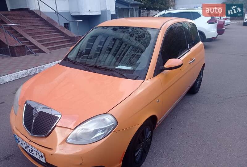 Хэтчбек Lancia Ypsilon 2008 в Киеве фото 4 Хэтчбек Lancia Ypsilon 2008 в Киеве
