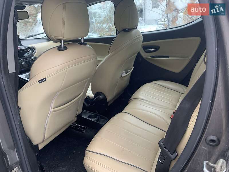 Хэтчбек Lancia Ypsilon 2012 в Львове