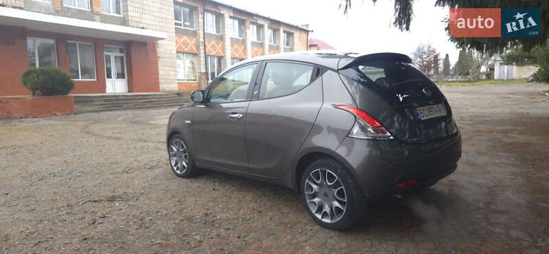 Хетчбек Lancia Ypsilon 2012 в Дубні фото 6 Хетчбек Lancia Ypsilon 2012 в Дубні