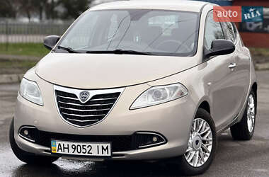 Хетчбек Lancia Ypsilon 2013 в Дніпрі