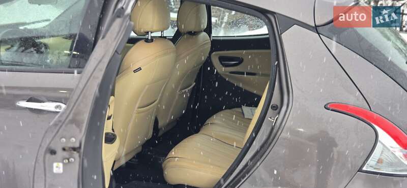 Хэтчбек Lancia Ypsilon 2012 в Дубно