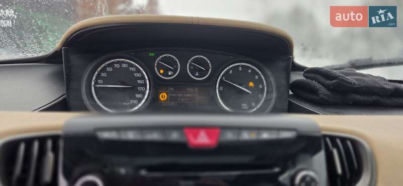 Хэтчбек Lancia Ypsilon 2012 в Дубно