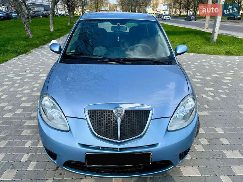 Хэтчбек Lancia Ypsilon 2008 в Раздельной