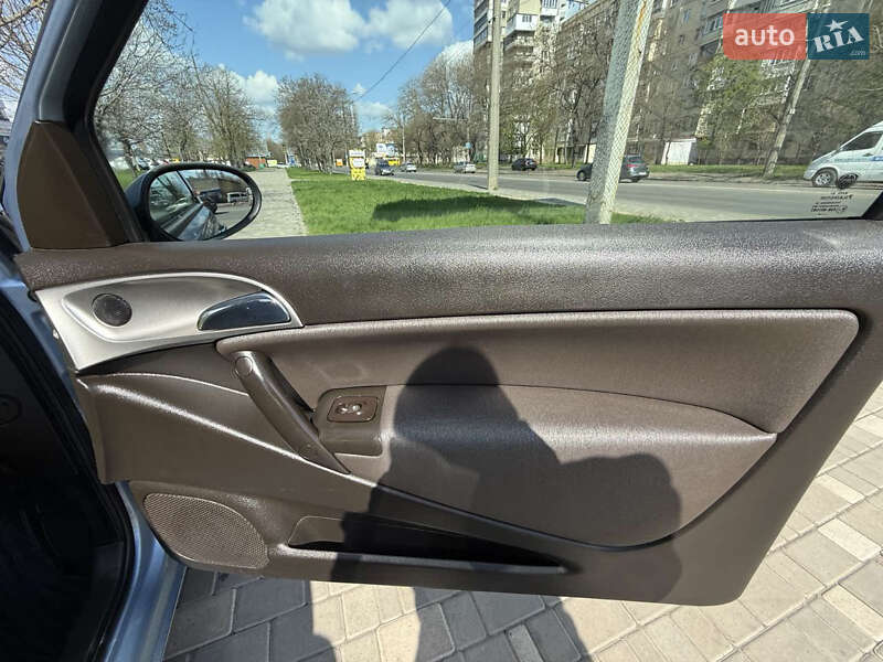 Хэтчбек Lancia Ypsilon 2008 в Раздельной