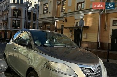 Хэтчбек Lancia Ypsilon 2012 в Киеве