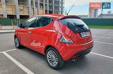 Хэтчбек Lancia Ypsilon 2012 в Киеве