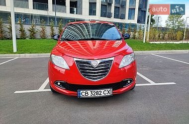 Хэтчбек Lancia Ypsilon 2012 в Киеве