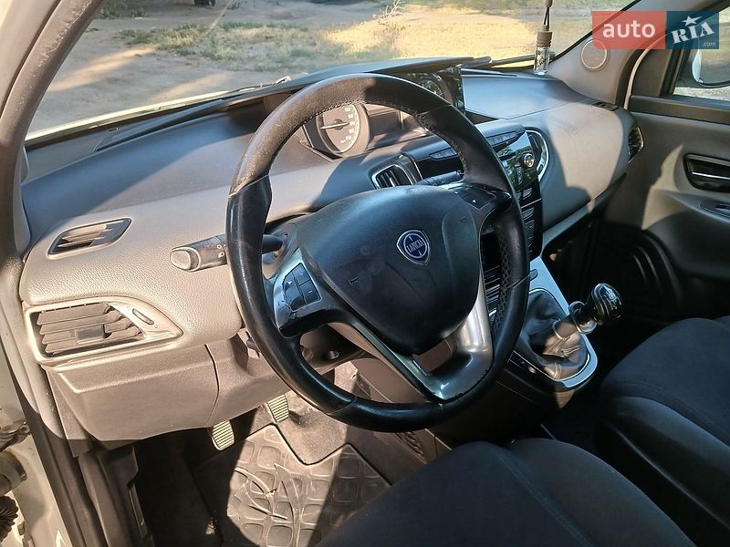 Хэтчбек Lancia Ypsilon 2013 в Одессе