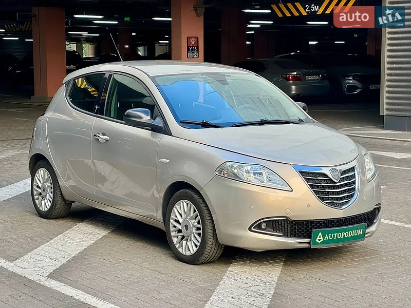 Lancia Ypsilon 2012