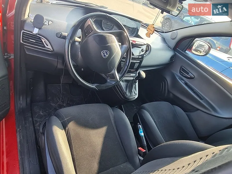 Lancia Ypsilon 2012