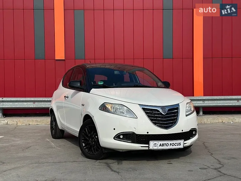 Lancia Ypsilon 2012