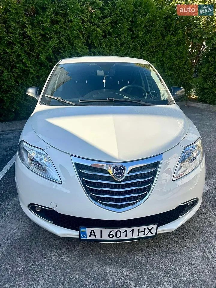 Lancia Ypsilon 2012