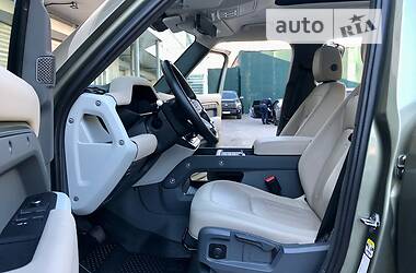 Внедорожник / Кроссовер Land Rover Defender 2020 в 