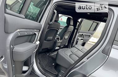 Внедорожник / Кроссовер Land Rover Defender 2022 в 