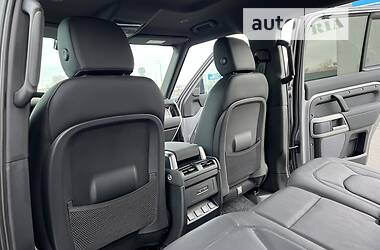 Внедорожник / Кроссовер Land Rover Defender 2022 в 