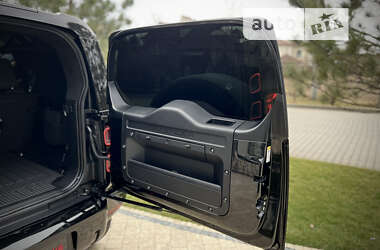 Внедорожник / Кроссовер Land Rover Defender 2022 в 