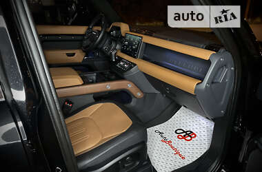 Внедорожник / Кроссовер Land Rover Defender 2022 в 