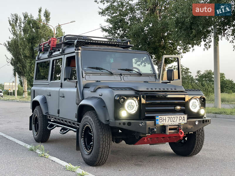 Внедорожник / Кроссовер Land Rover Defender 1999 в 