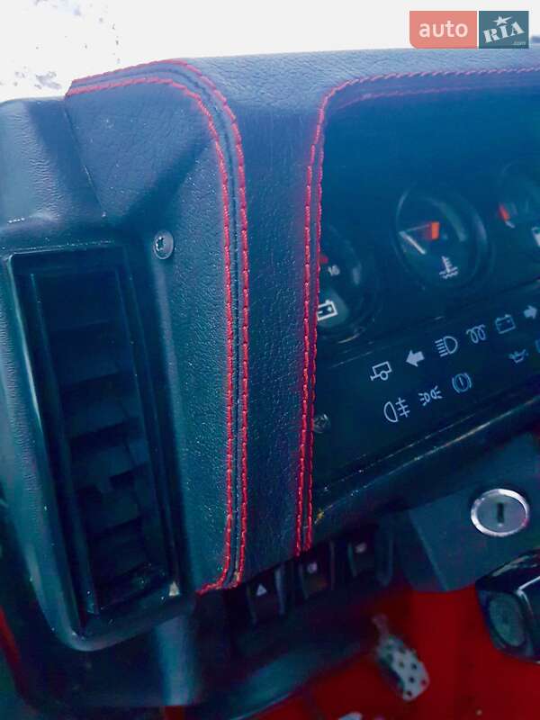 Позашляховик / Кросовер Land Rover Defender 1998 в Києві