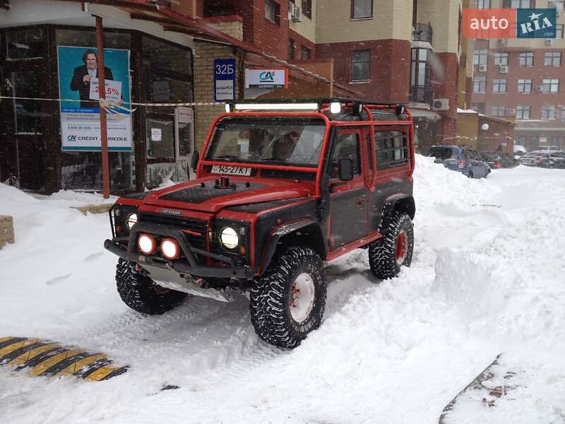 Позашляховик / Кросовер Land Rover Defender 1998 в Києві