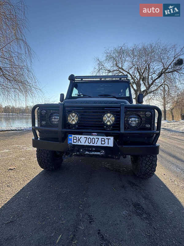 Позашляховик / Кросовер Land Rover Defender 2000 в Рівному