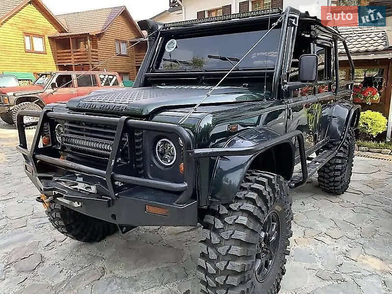 Land Rover Defender 2003