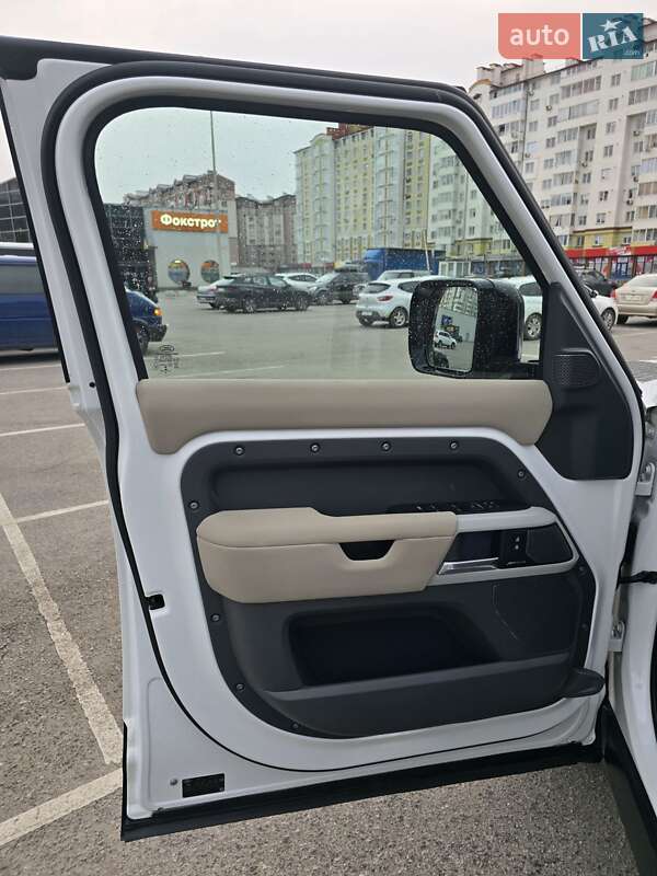 Позашляховик / Кросовер Land Rover Defender 2022 в Івано-Франківську