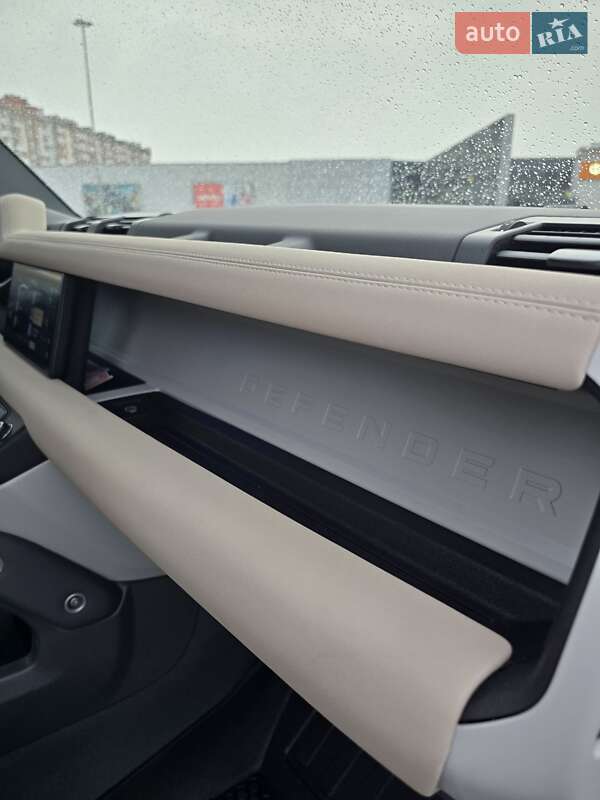 Позашляховик / Кросовер Land Rover Defender 2022 в Івано-Франківську