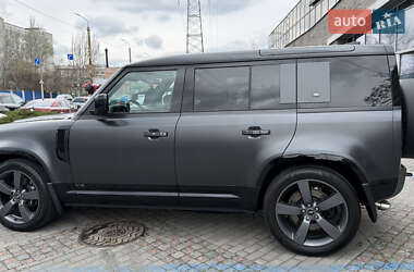 Внедорожник / Кроссовер Land Rover Defender 2022 в 
