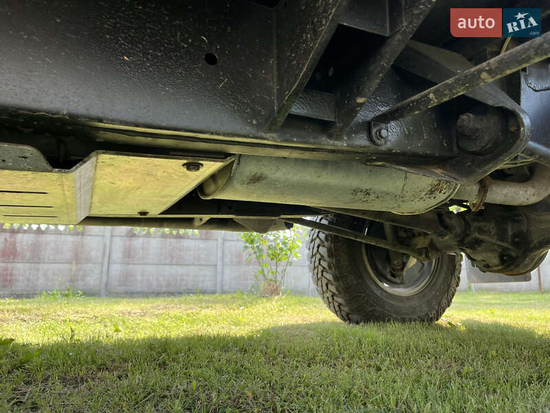 Позашляховик / Кросовер Land Rover Defender 2006 в Луцьку