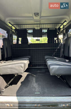 Позашляховик / Кросовер Land Rover Defender 2006 в  фото 24 Позашляховик / Кросовер Land Rover Defender 2006 в
