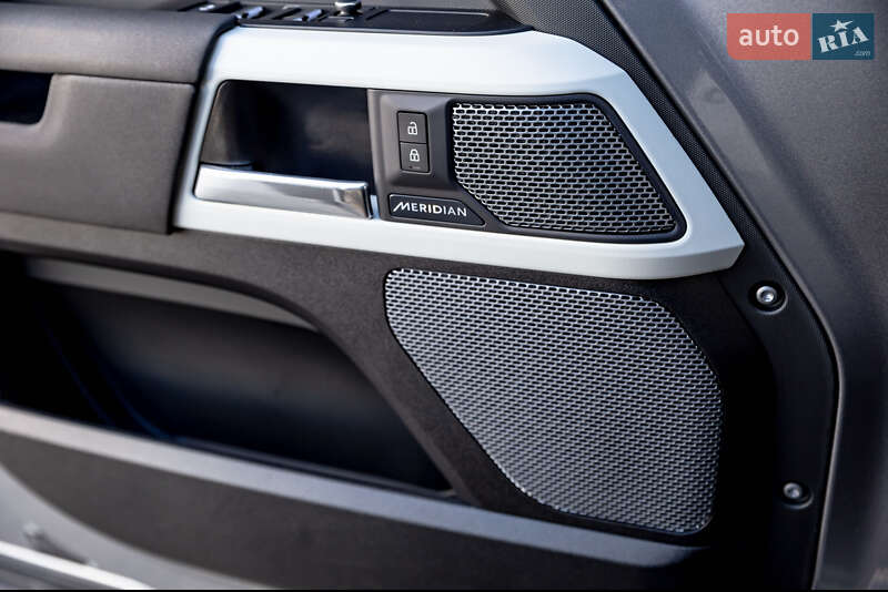 Позашляховик / Кросовер Land Rover Defender 2020 в Луцьку