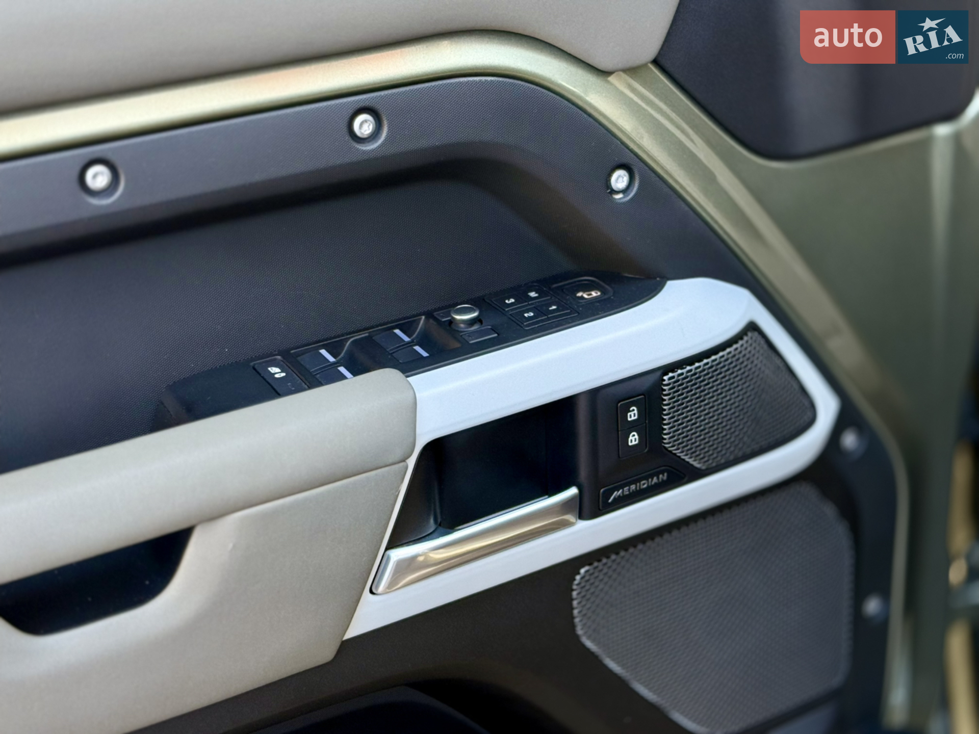 2020 Land Rover Defender - мініатюра 11