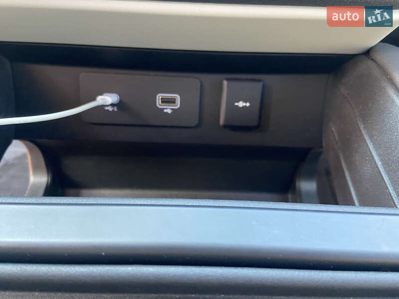 Внедорожник / Кроссовер Land Rover Defender 2020 в Киеве