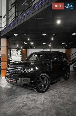 Внедорожник / Кроссовер Land Rover Defender 2022 в 