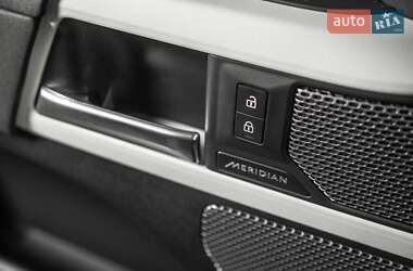 Внедорожник / Кроссовер Land Rover Defender 2022 в 