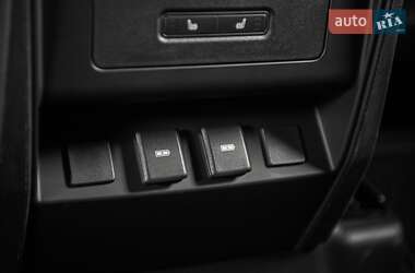 Внедорожник / Кроссовер Land Rover Defender 2022 в 