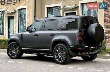 Внедорожник / Кроссовер Land Rover Defender 2022 в 