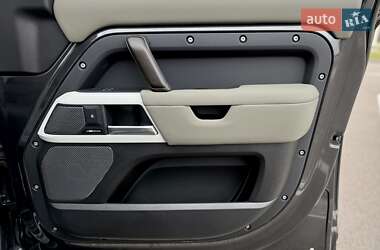 Внедорожник / Кроссовер Land Rover Defender 2022 в 