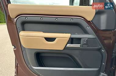 Внедорожник / Кроссовер Land Rover Defender 2024 в 