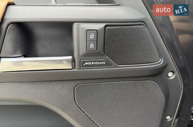 Внедорожник / Кроссовер Land Rover Defender 2025 в 