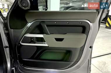 Позашляховик / Кросовер Land Rover Defender 2022 в  фото 36 Позашляховик / Кросовер Land Rover Defender 2022 в