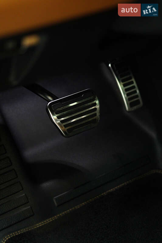 Внедорожник / Кроссовер Land Rover Defender 2022 в Киеве фото 33 Внедорожник / Кроссовер Land Rover Defender 2022 в Киеве