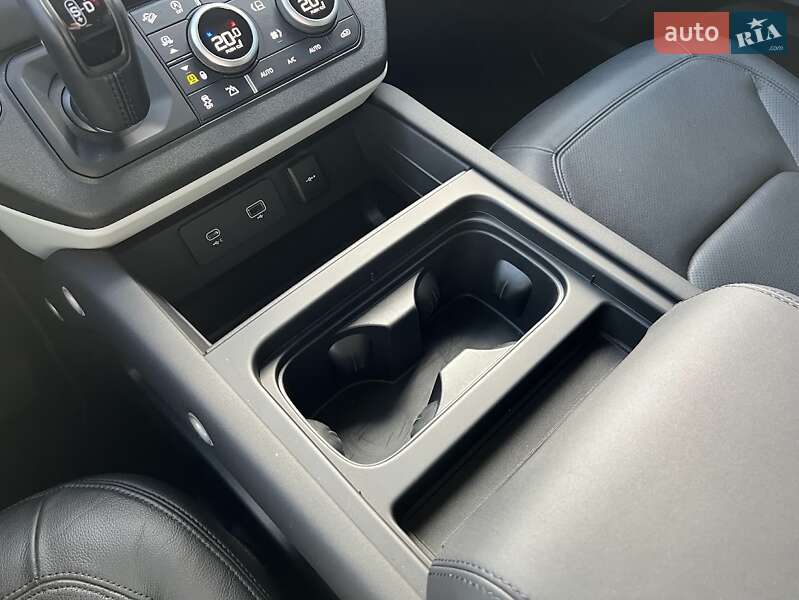 Позашляховик / Кросовер Land Rover Defender 2023 в Дніпрі