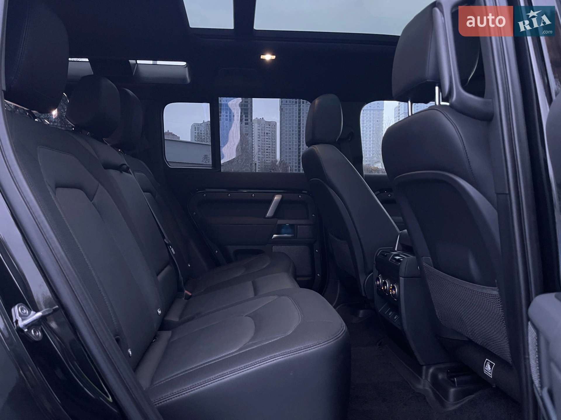 2022 Land Rover Defender - мініатюра 35