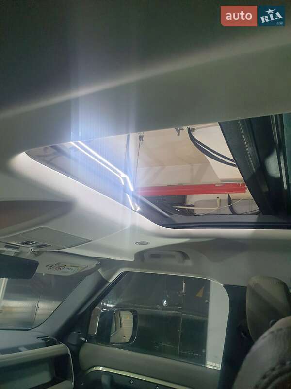 Внедорожник / Кроссовер Land Rover Defender 2020 в Киеве