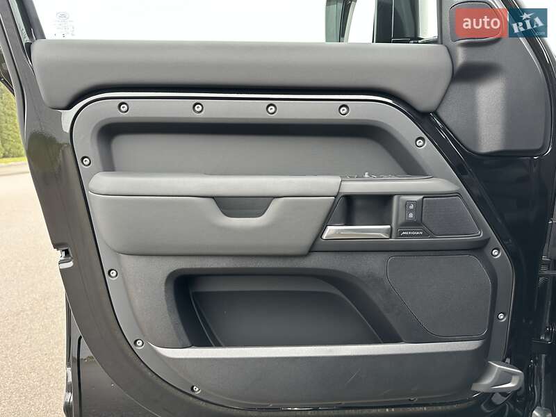 Внедорожник / Кроссовер Land Rover Defender 2024 в Киеве