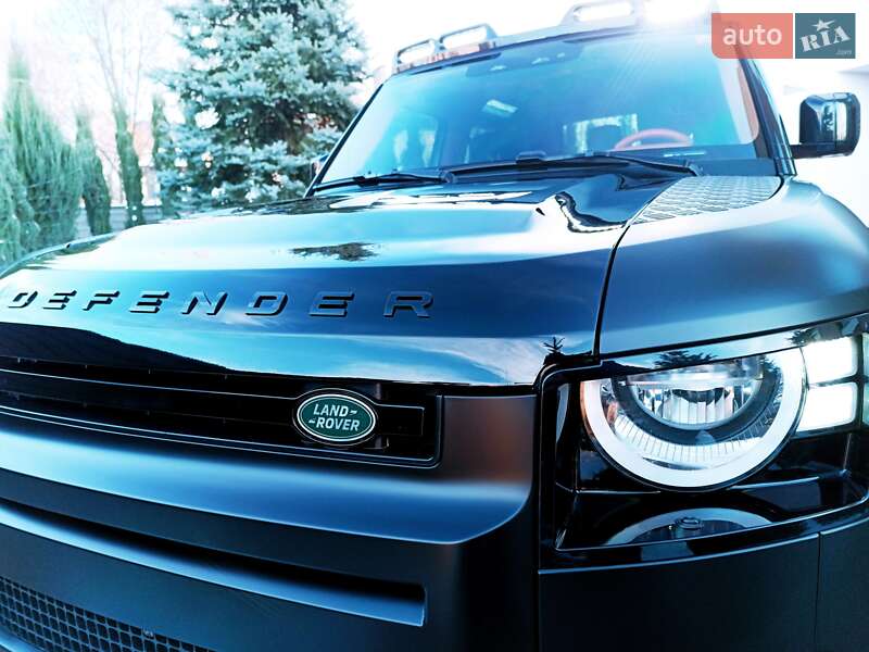 Land Rover Defender 2021